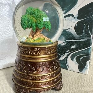Taylor Swift Willow Snow Globe